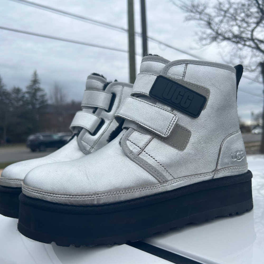 Uggs - Picture 2 of 3